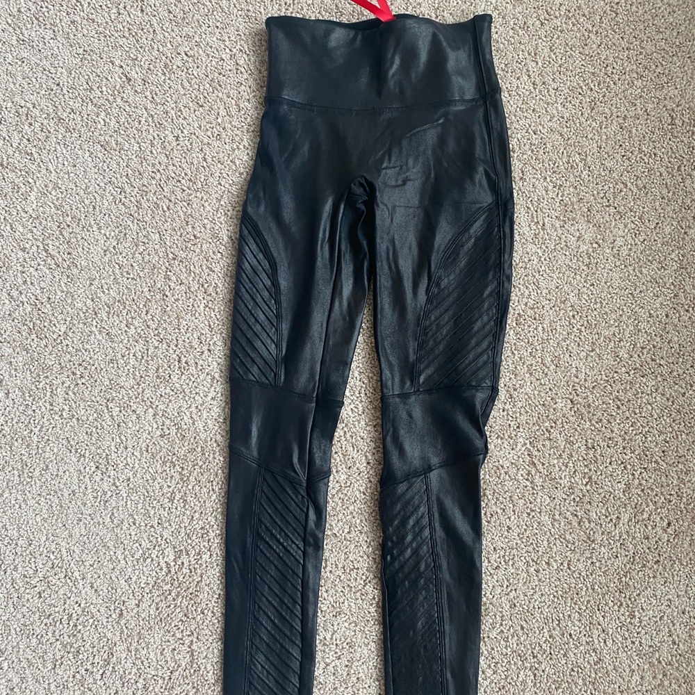 LIKE NEW SPANX Moto leggings